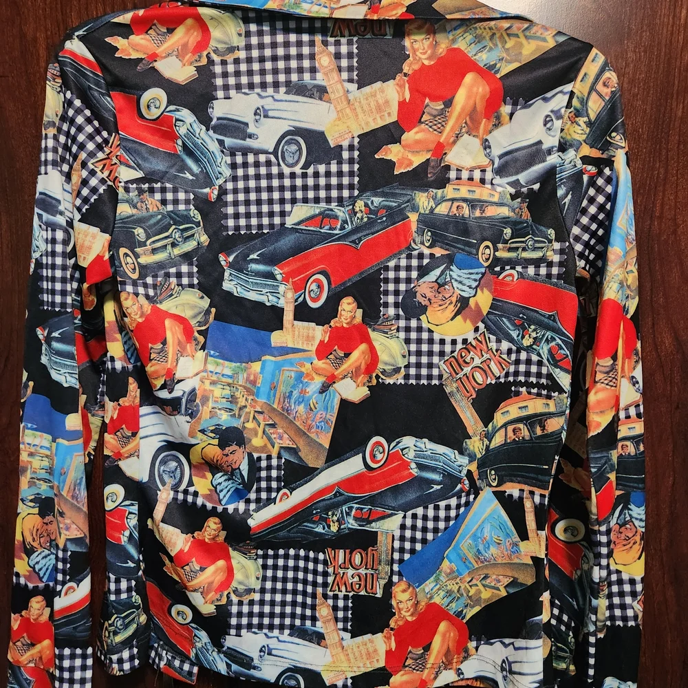 Vintage Graphic Print Button Up Shirt - Picture 5 of 9